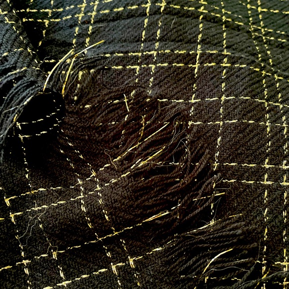 Pashmina, Wrap, Scarf Stunning Black & Gold Metallic - Picture 5 of 10